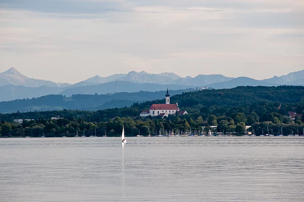 Ansicht See mit Bergpanorama