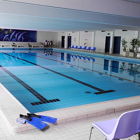 Schwimmhalle im Augustinum