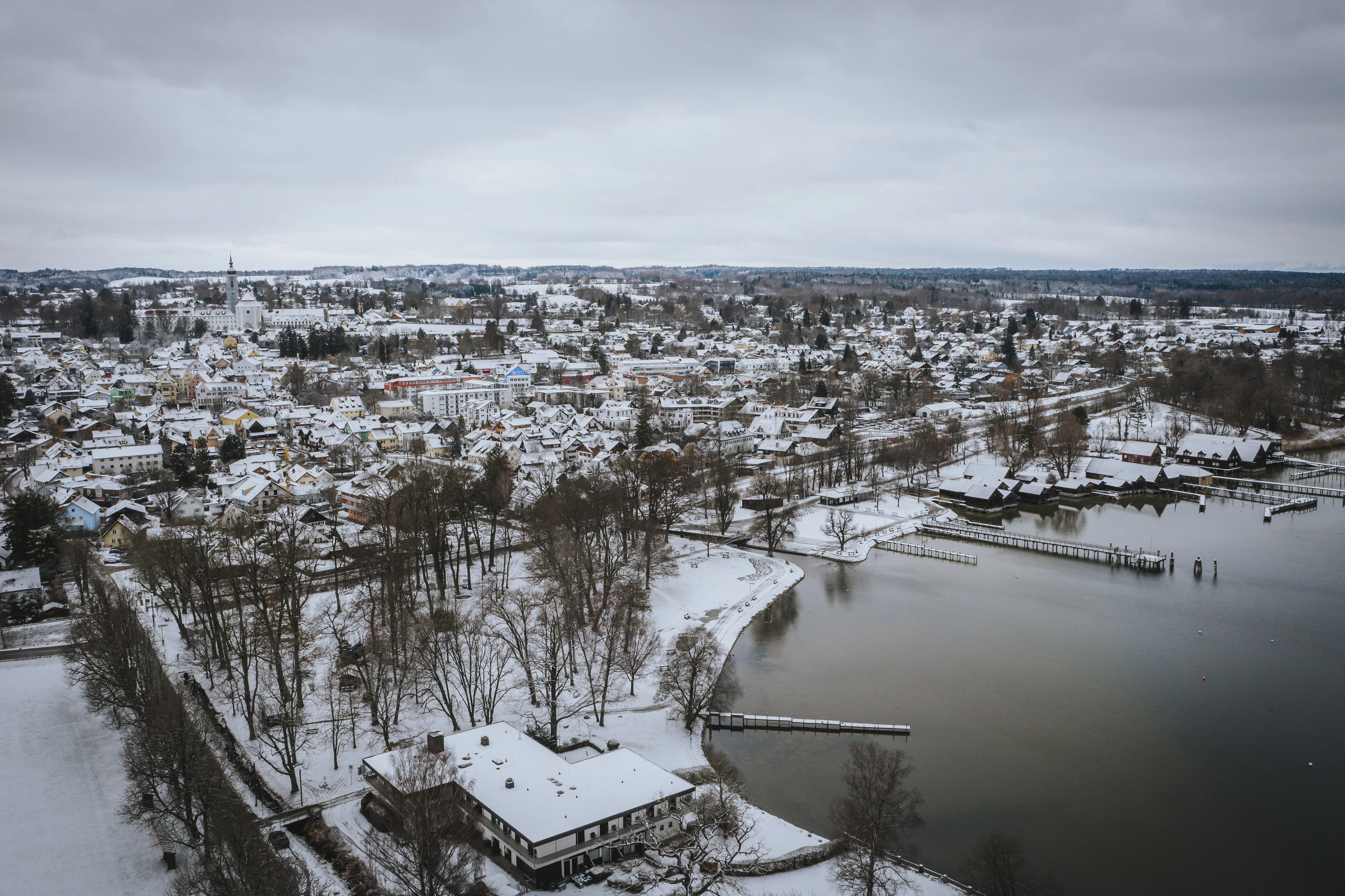 Winterliches Dießen aus der Luft