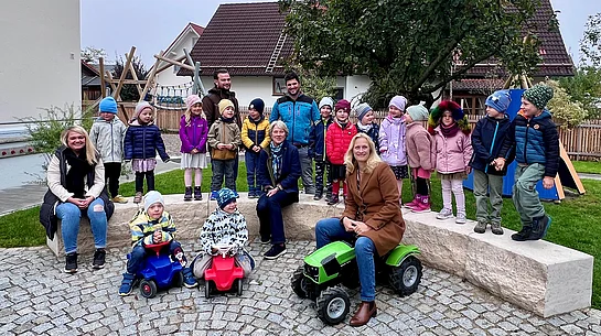 Outdoorbereich wurde erweitert und neu gestaltet Mehr Platz zum Spielen, Entdecken und Bewegen