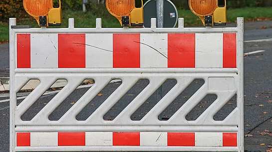 Straßensperrung Schild